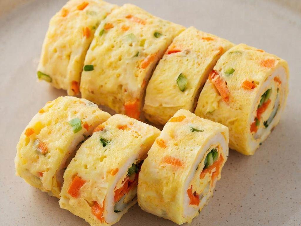Яичный ролл с овощами